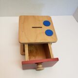montessori infants object permanence box